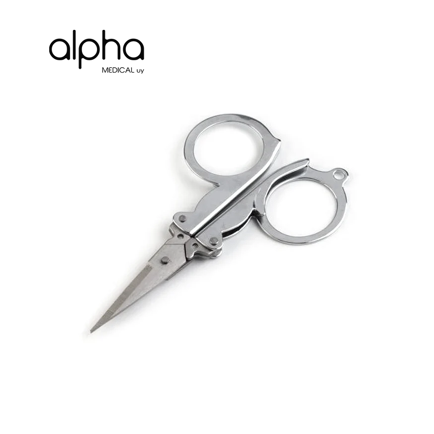 Tijera plegable multiuso.