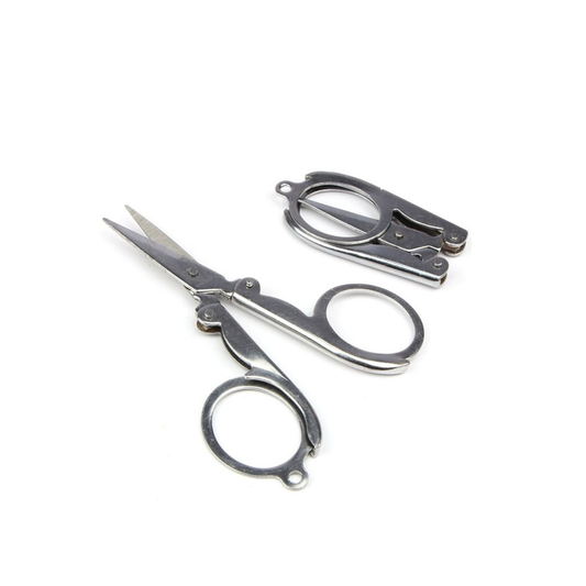 Tijera plegable multiuso.